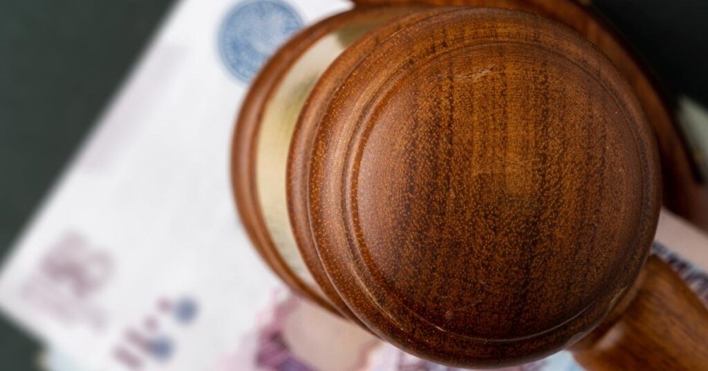 Decisão de Agravo de Instrumento reconhece multa desproporcional em sua finalidade. Conheça os detalhes e implicações legais.