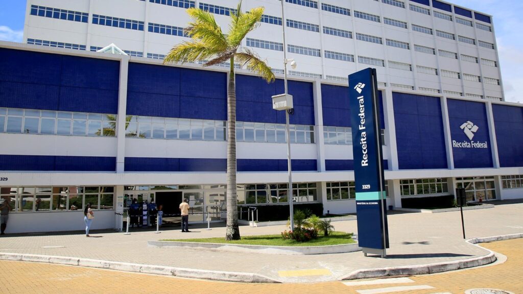 STF reintegra contribuintes inadimplentes no Refis - decisão judicial beneficia empresas em programa de regularização fiscal